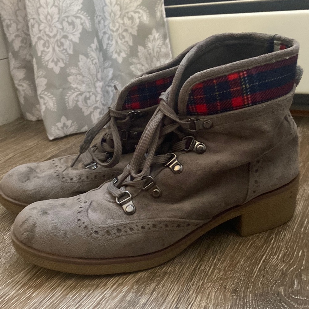 Size 8 , Tommy Hilfiger booties , grey with plaid